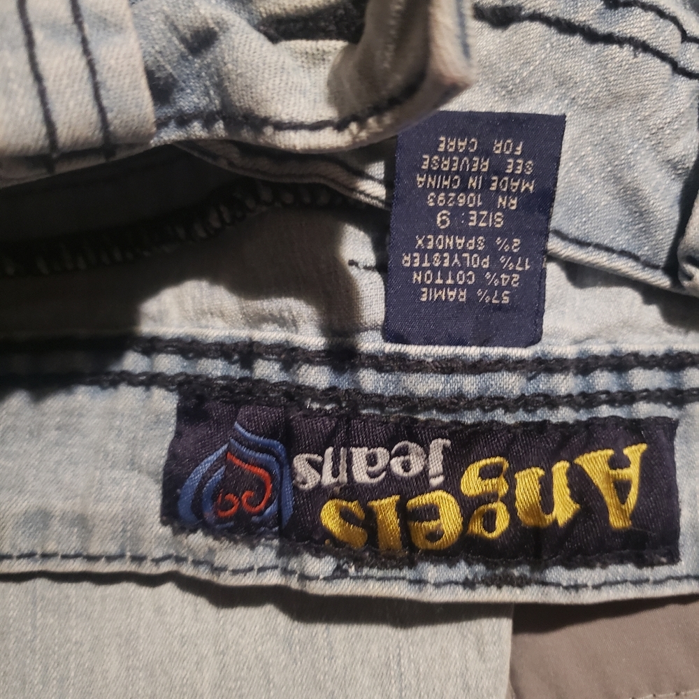Jeans - Picture 2 of 5